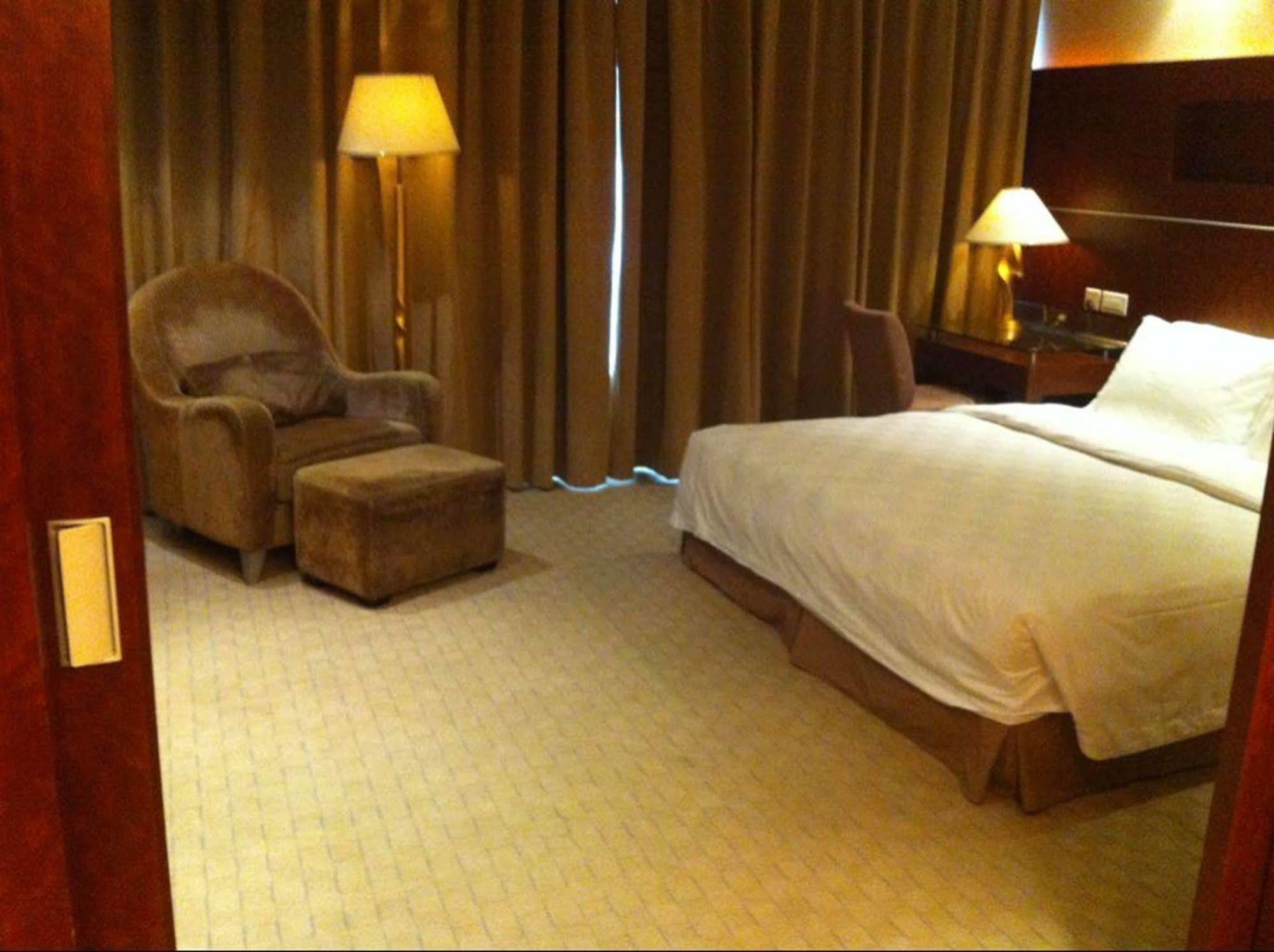 New Times Hotel Shenzhen Railway Station Екстериор снимка